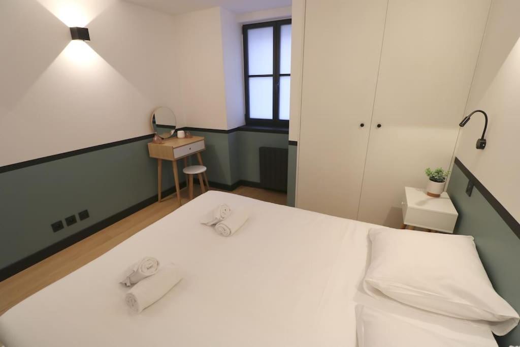 Appartamento Cocon Neuf - Coeur Du 11E Parigi Esterno foto