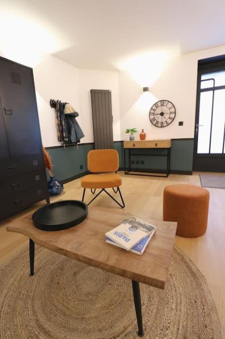 Appartamento Cocon Neuf - Coeur Du 11E Parigi Esterno foto