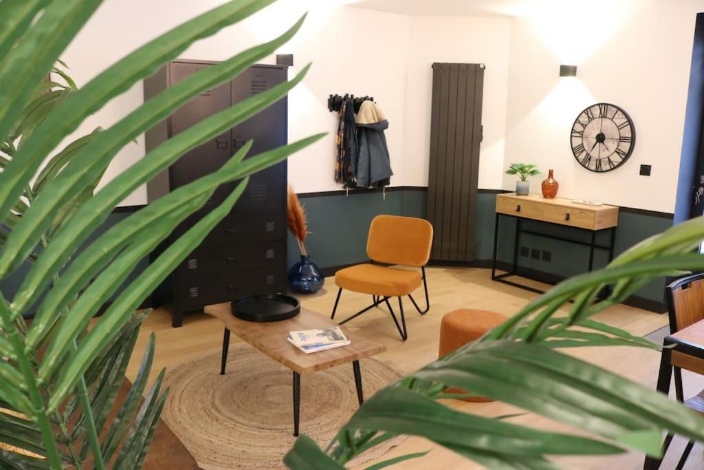 Appartamento Cocon Neuf - Coeur Du 11E Parigi Esterno foto